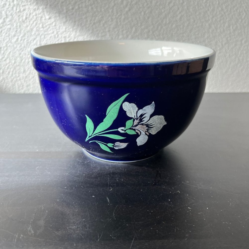 Hall's Pottery Blue Blossom Mixing Bowl Superior Quality Kitchenware // Vintage